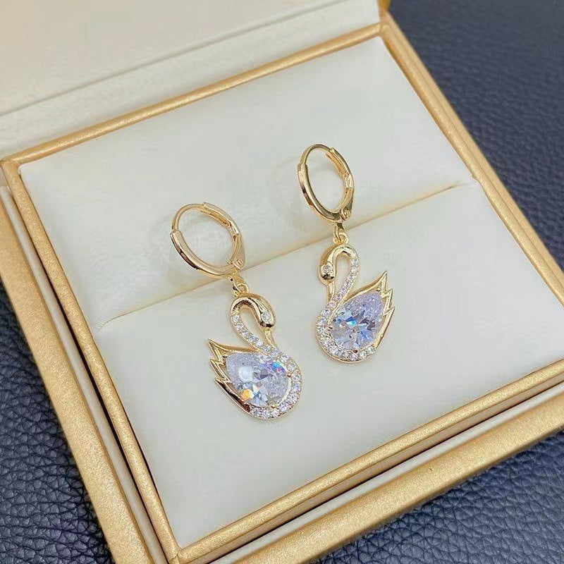 pendientes de cisne con brillantes