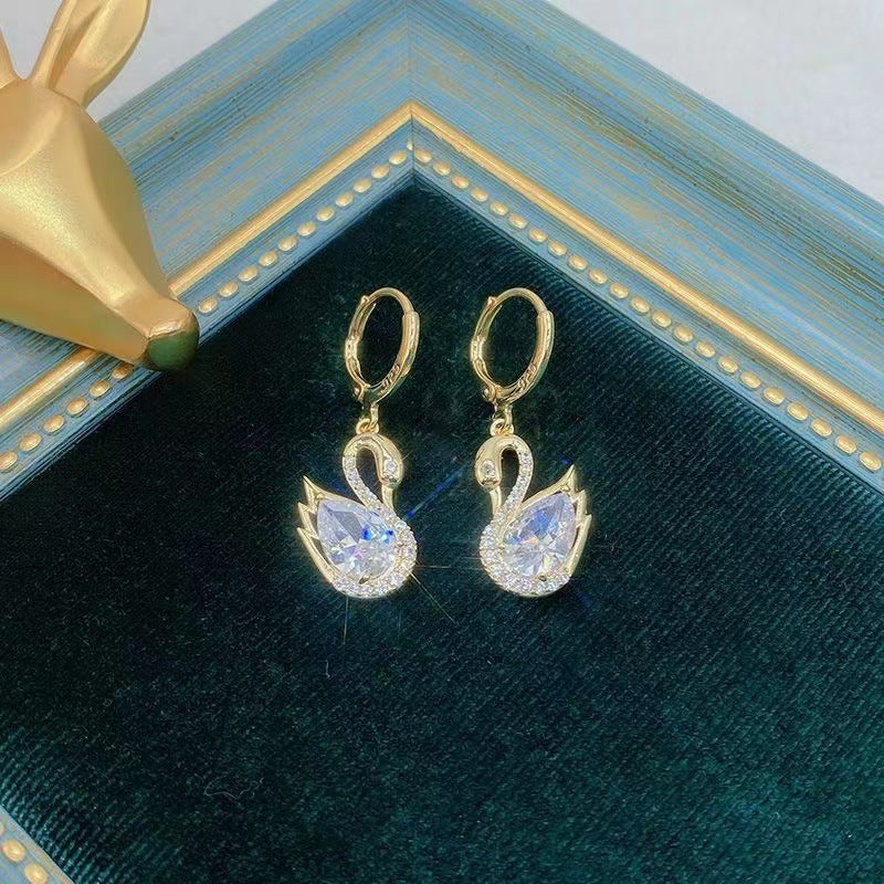 pendientes de cisne con brillantes